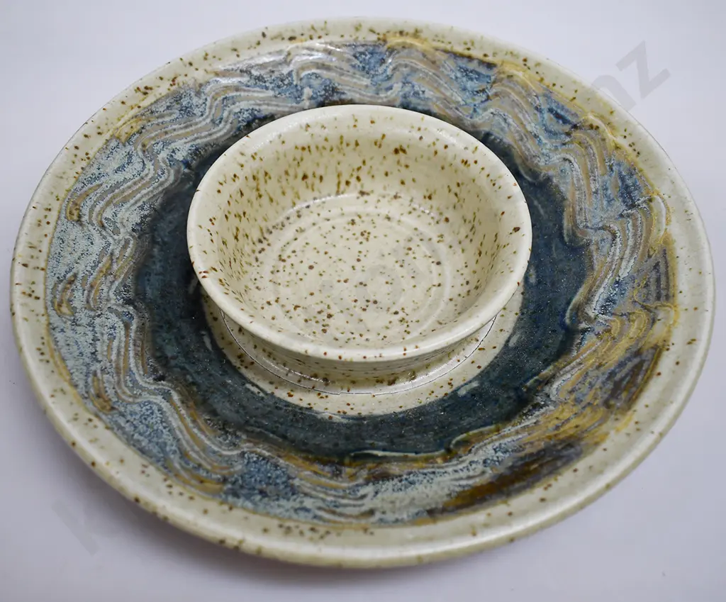 STUDIO POTTERY CHIP AND DIP SERVING PLATTER Image 1++