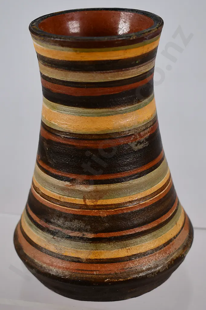 ELIZABETH LISSAMAN POTTERY VASE Image 1++
