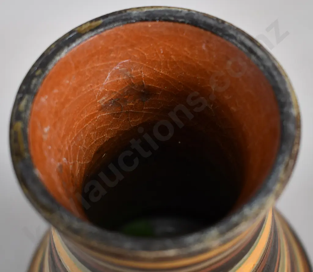 ELIZABETH LISSAMAN POTTERY VASE Image 1++