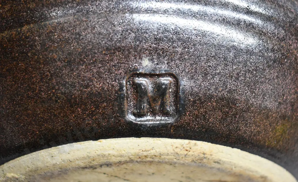 DANNY MOORWOOD, DUNEDIN POTTERY LIDDED CASSEROLE Image 1++