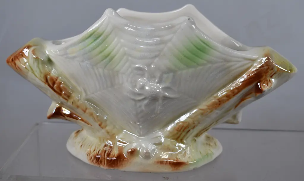 TITIAN STUDIO SWOOSE WALL POCKET, SPIDER VASES Image 1++