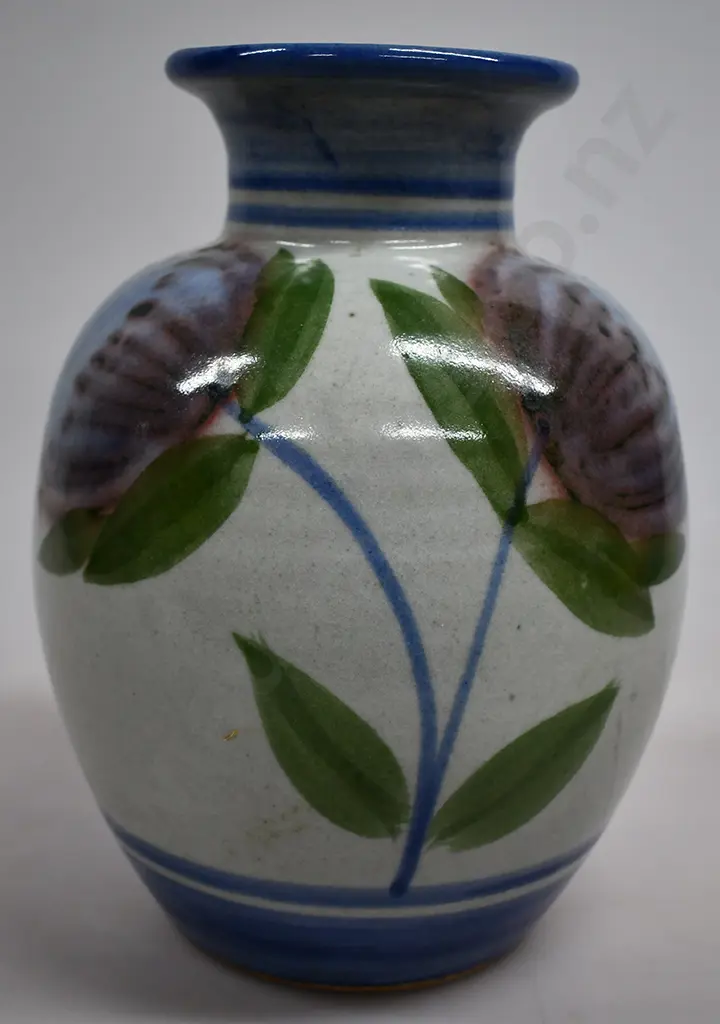 SEAKINS POTTERY VASE Image 1++