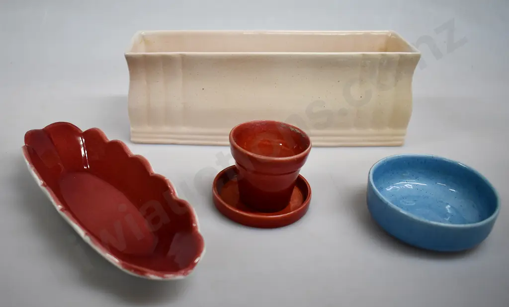 O C STEPHENS DUNEDIN TROUGH VASE, DISHES Image 1++