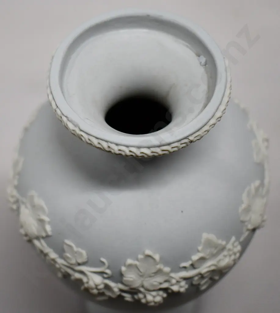 LOVATT JASPERWARE STYLE VASE Image 1++