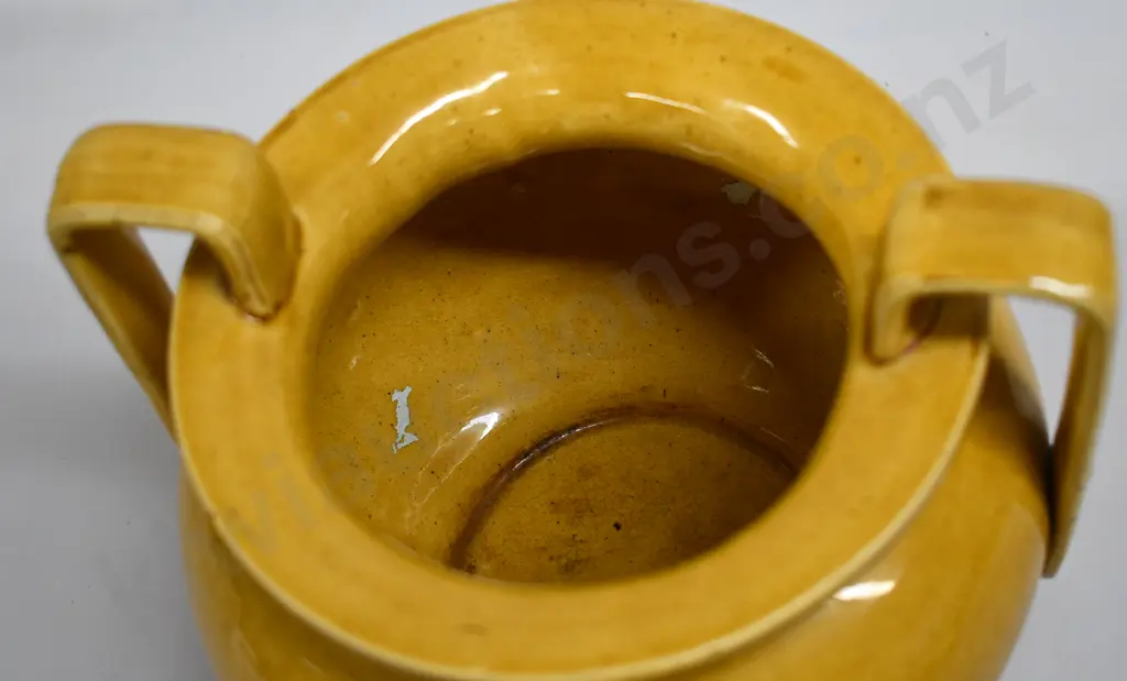 LUKE ADAMS SQUAT CAULDRON VASE Image 1++