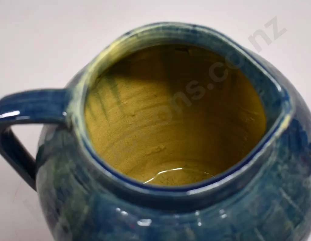 BRIAR GARDNER POTTERY JUG Image 1++