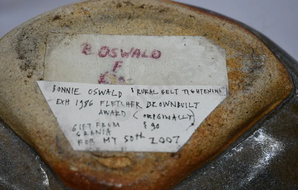 BONNIE OSWALD STUDIO POTTERY VASE Image 1++