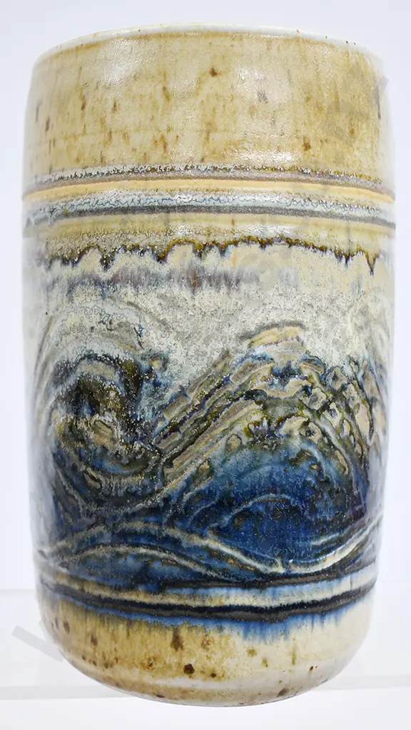 JOHN ING STUDIO POTTERY VASE Image 1++