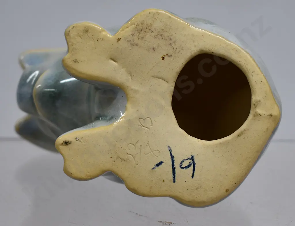 CROWN LYNN/AMBRICO GLAZED PIG Image 1++