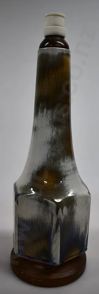 TEMUKA POTTERY TABLE LAMP Image 1++
