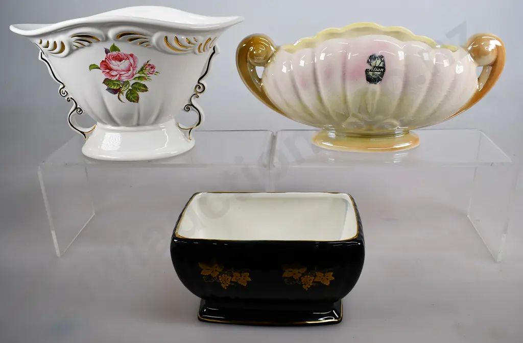 TITIAN POTTERY BOWLS/VASES Image 1++