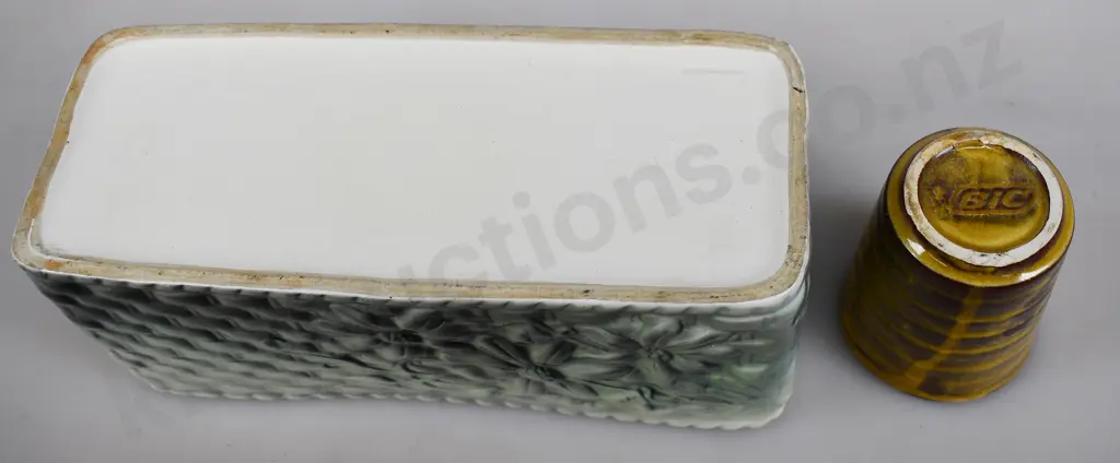 TITIAN TROUGH VASE, ORZEL BIC PEN HOLDER Image 1++