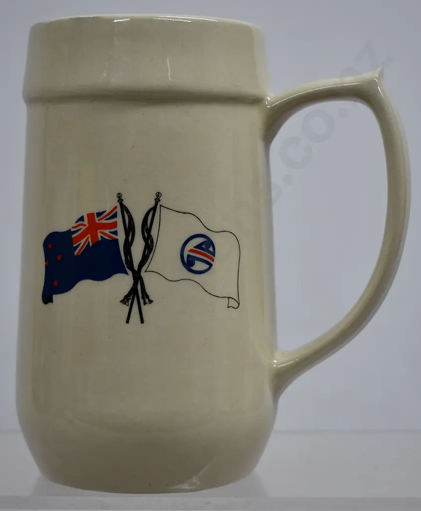 SHIPPING CORPORATION OF NEW ZEALAND POTTERY MUG Image 1++