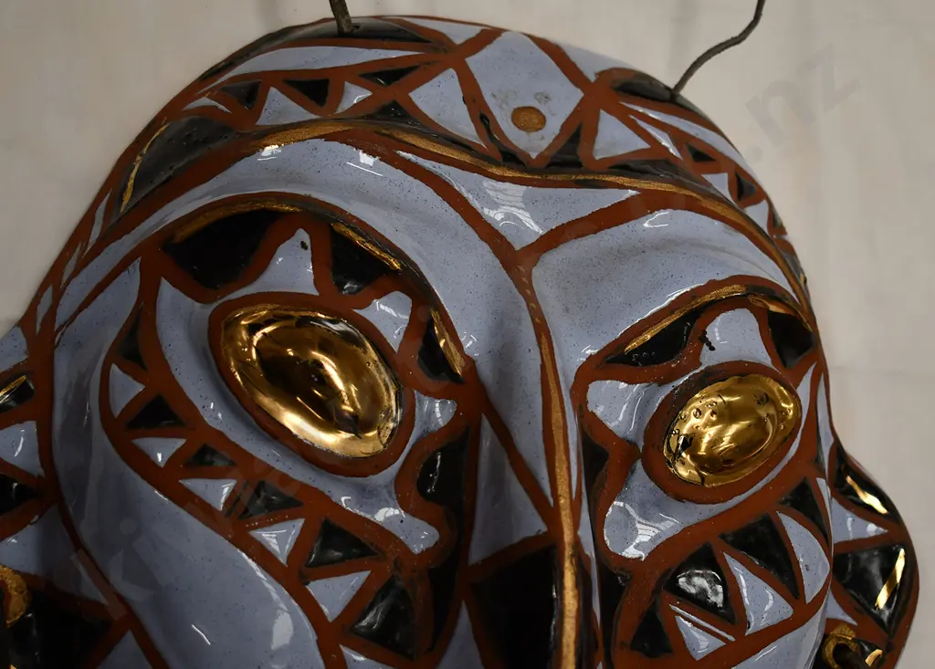 BARDI IVORY WALL MASK Image 1++