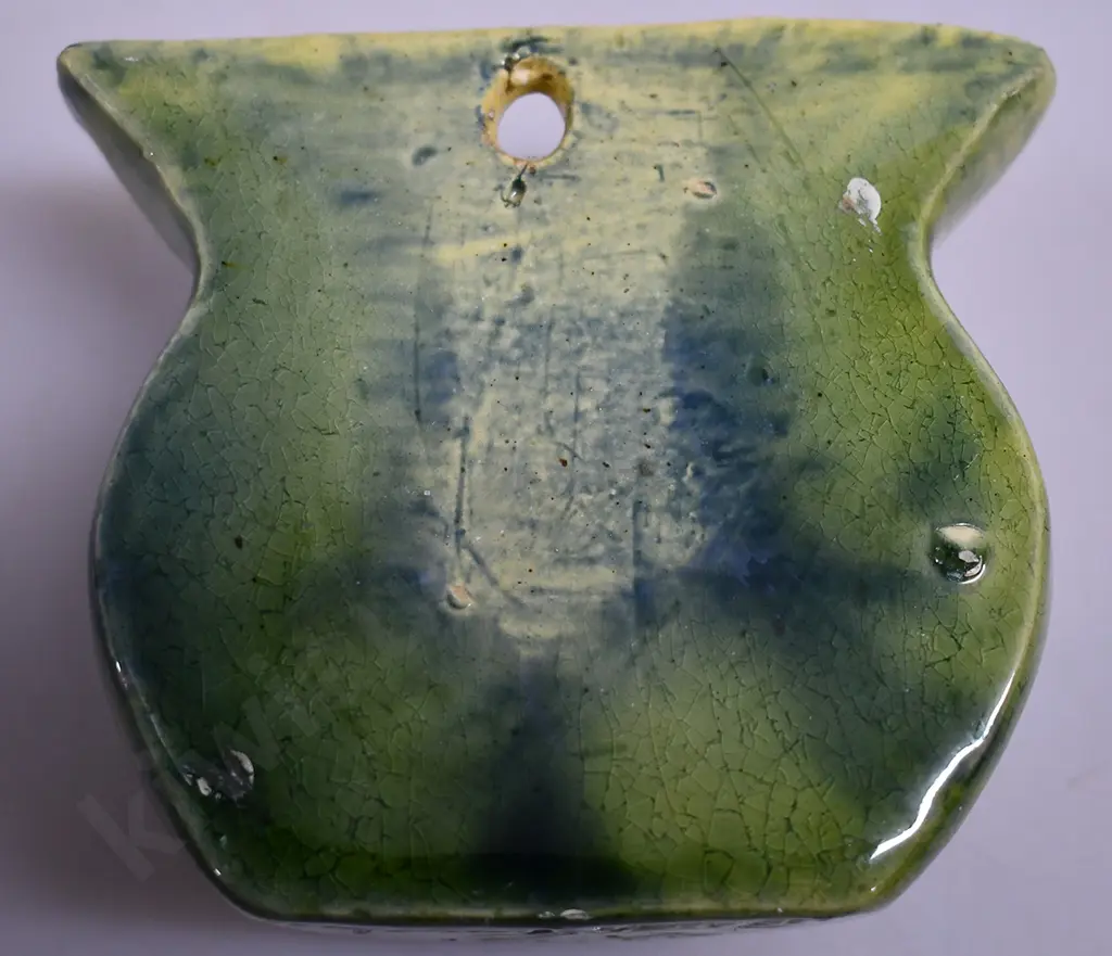 BRIAR GARDNER POTTERY WALL POCKET Image 1++