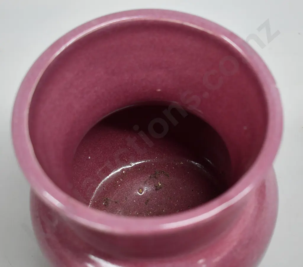 OLIVE JONES POTTERY VASE Image 1++
