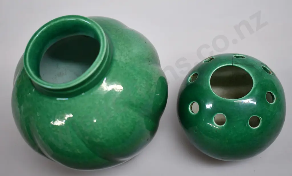 OC STEPHENS DUNEDIN GREEN VASES Image 1++