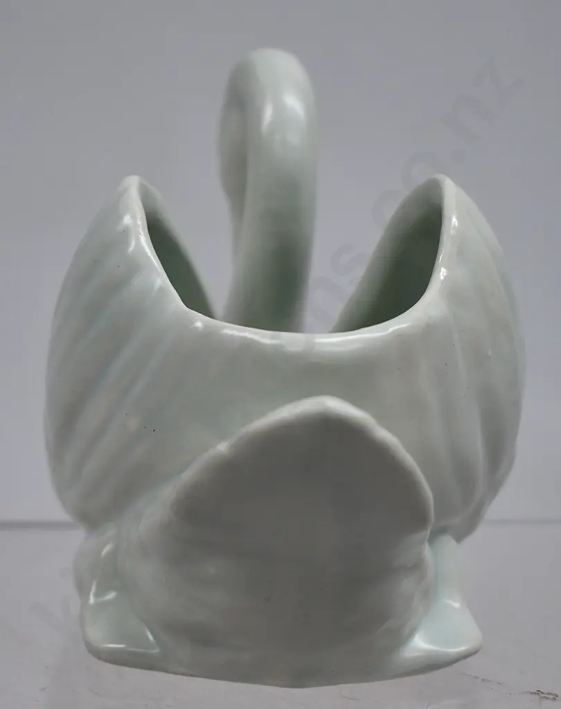 CROWN LYNN MINT GREEN SMALL SWAN Image 1++