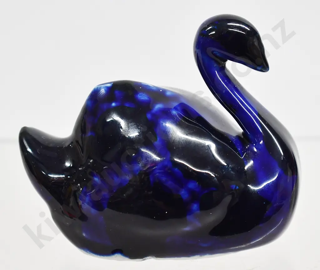 BENHAR POTTERY BLUE SWAN Image 1++