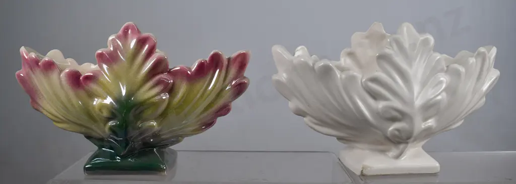 TITIAN OAKLEAF VASES T102 Image 1++