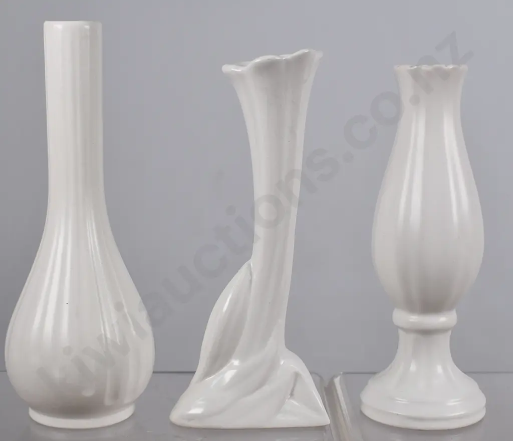 CROWN LYNN SPECIMEN BUD VASES Image 1++