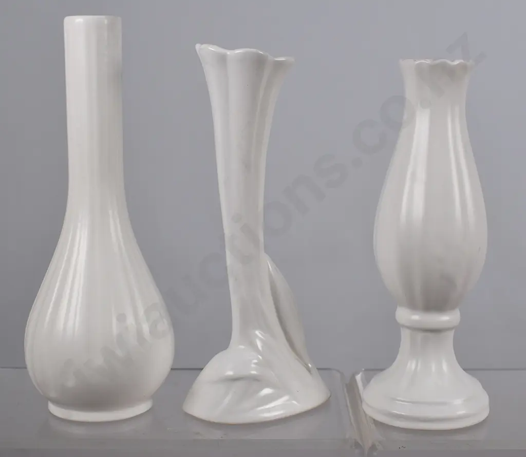 CROWN LYNN SPECIMEN BUD VASES Image 1++