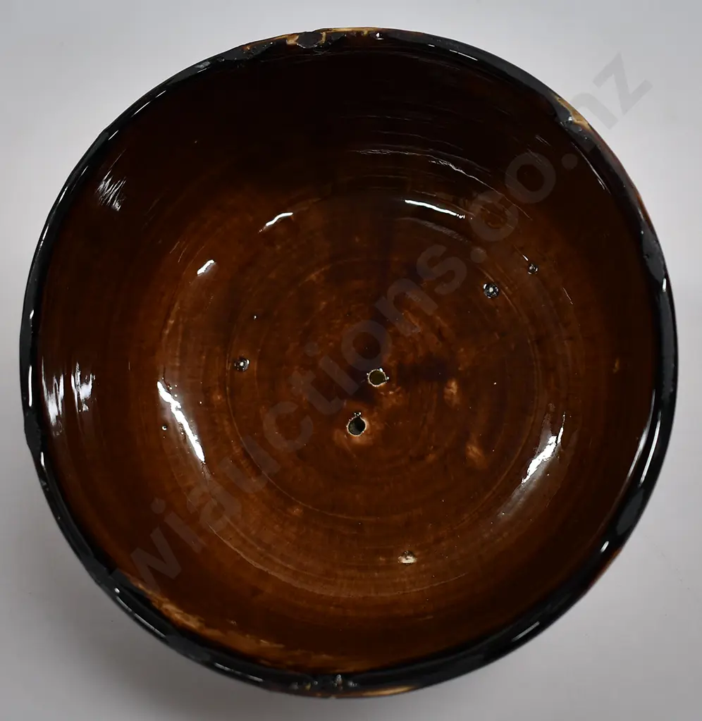 MILTON POTTERY MAJOLICA CHEESE BUTTER DOME & BASE PLATE Image 1++