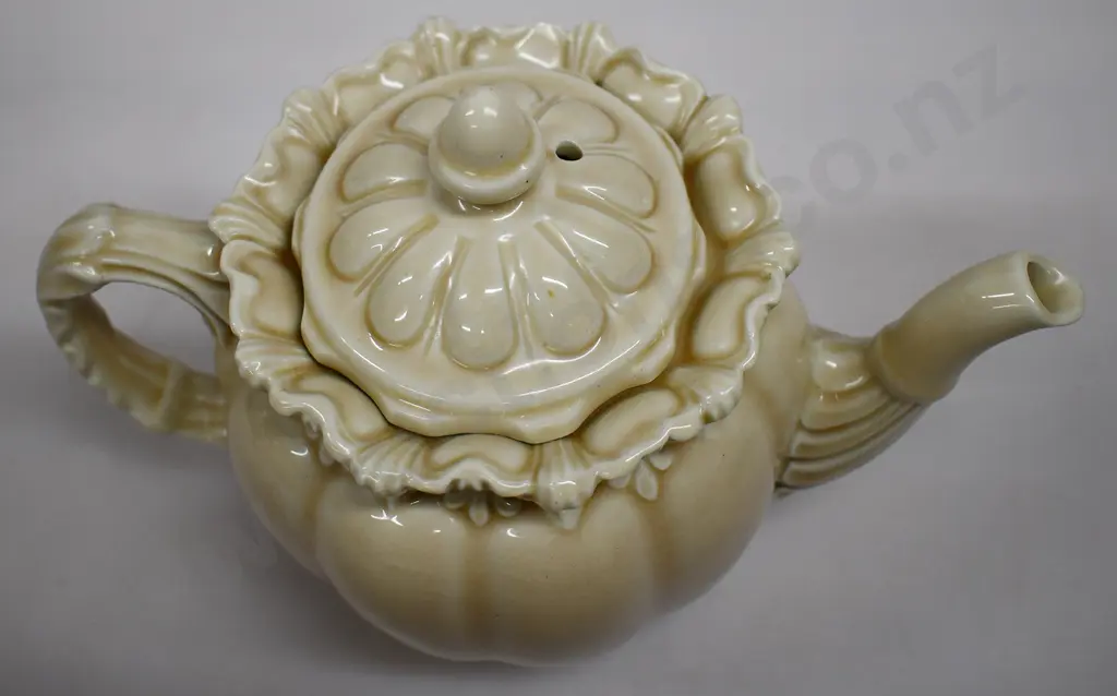 TEMUKA WARE TEAPOT Image 1++
