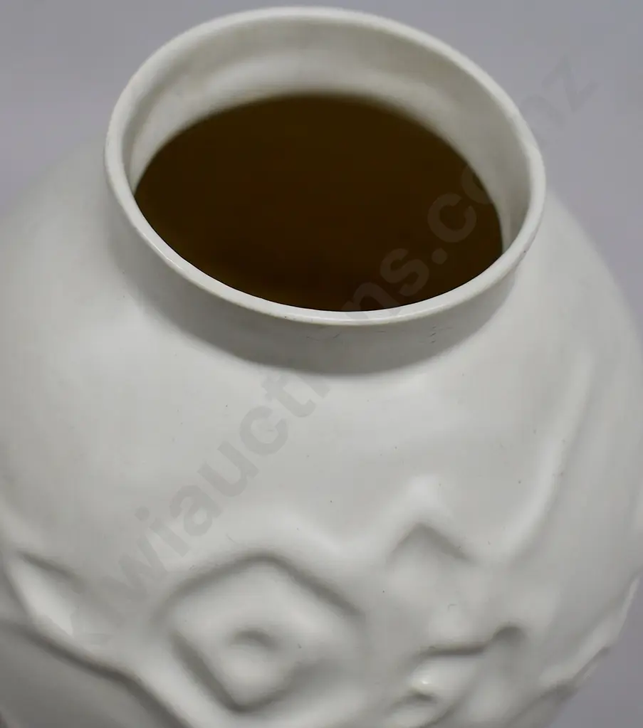 CROWN LYNN VASE NUMBER 85 Image 1++
