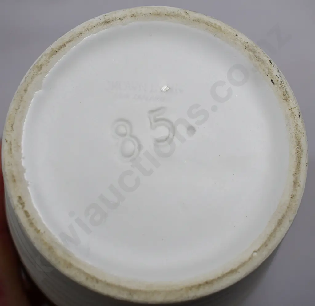 CROWN LYNN VASE NUMBER 85 Image 1++