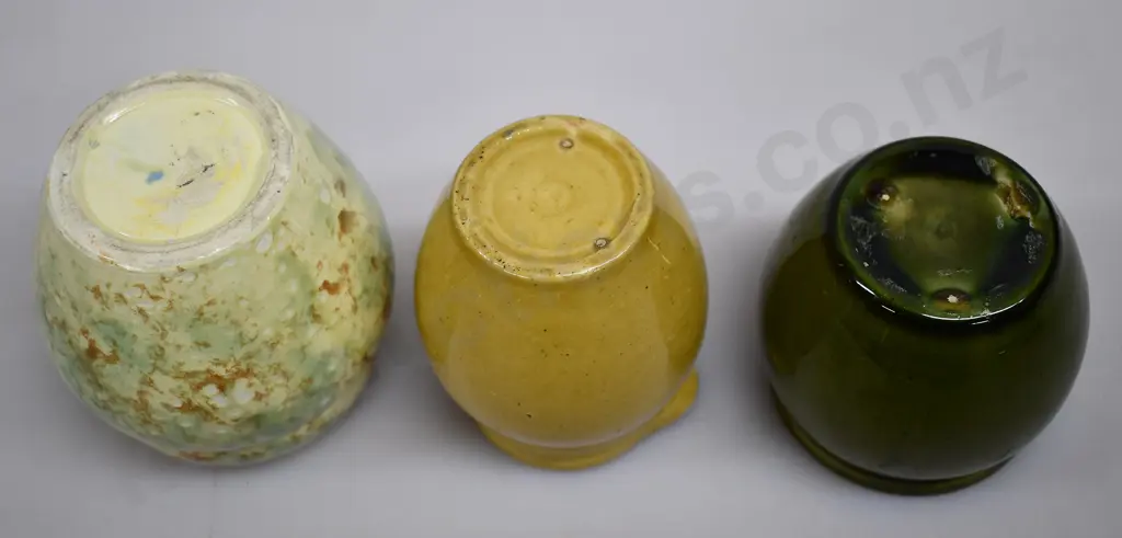 ASSORTED COLONIAL POTTERY PEICES Image 1++