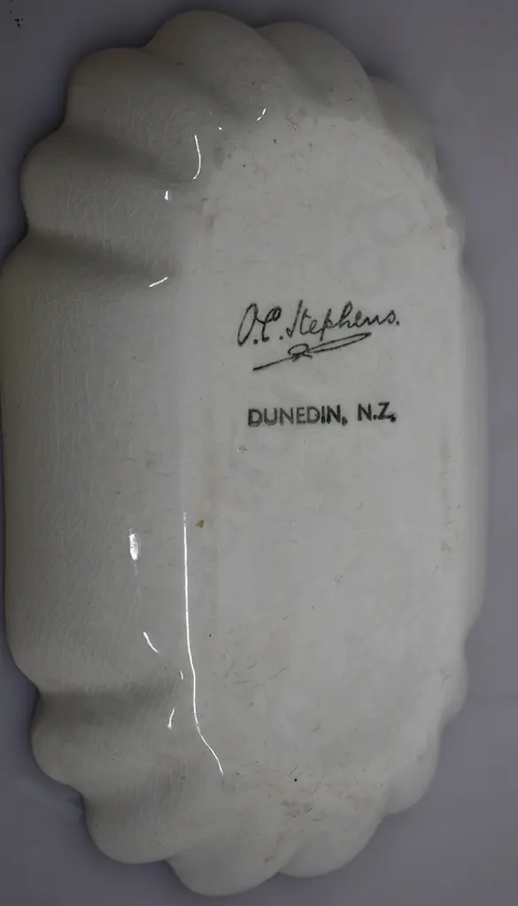 O C STEPHENS DUNEDIN RUFFLED EDGE ILLUSTRATED SUNDAE DISH Image 1++