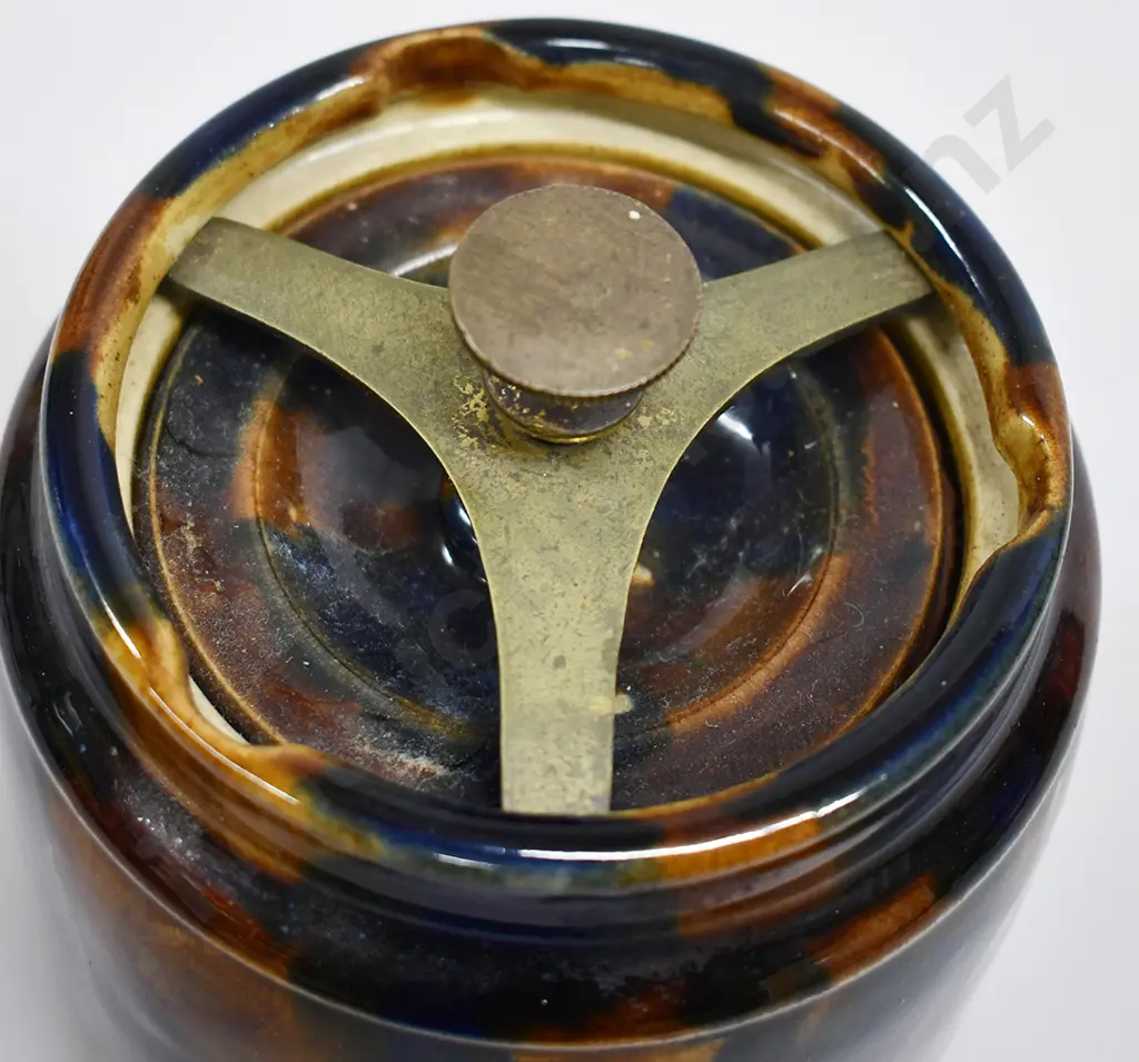 MAJOLICA  POTTERY TOBACCO JAR Image 1++
