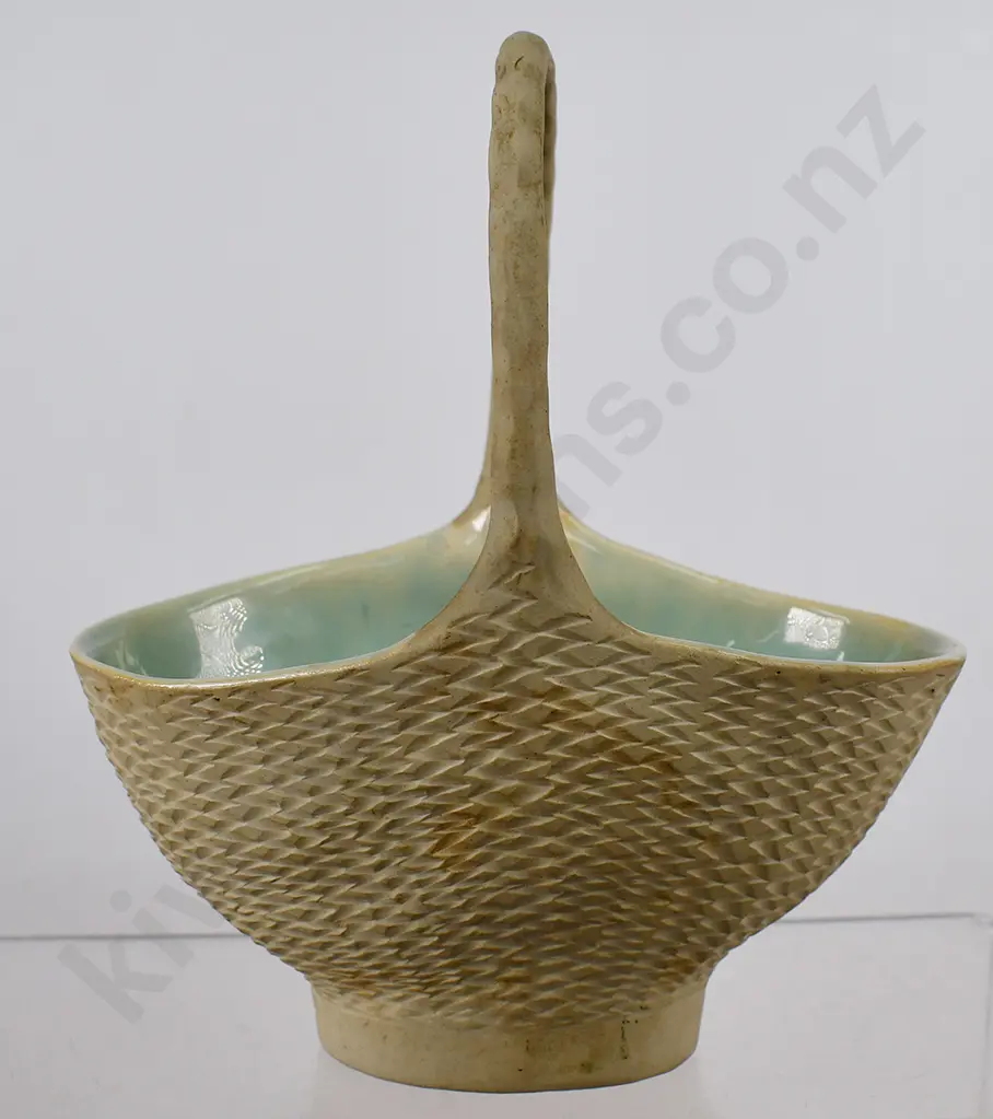 MOLLE' POTTERY BASKET Image 1++