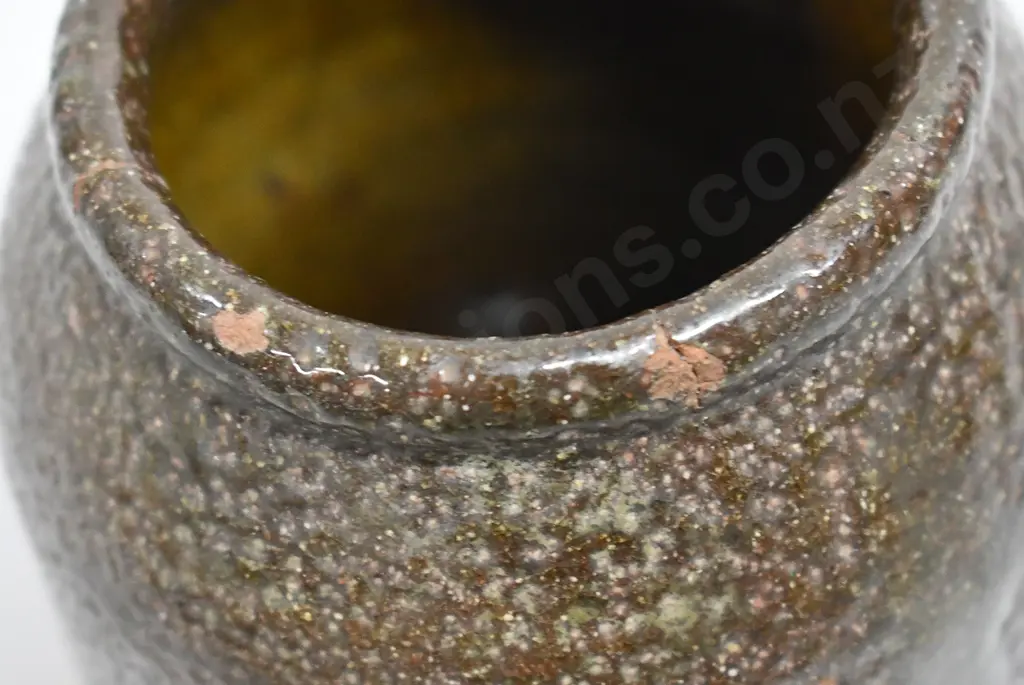 BENHAR POTTERY PLANTER WITH SAUCER Image 1++