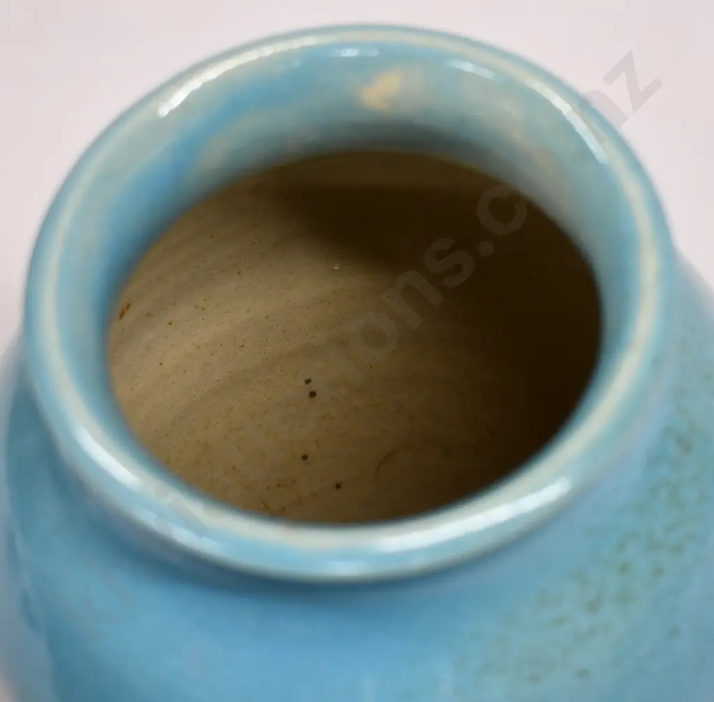 TIMARU POTTERIES VASE Image 1++