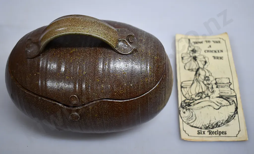 ROYCE MAGLASHEN STONEWARE CHICKEN BRICK Image 1++