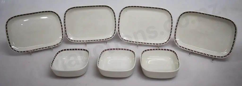 NEW ZEALAND RAILWAY CROWN LYNN CROCKERY Image 1++