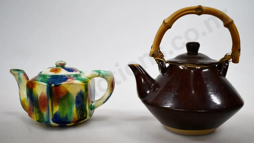 MULTICOLOURED HEXAGONAL SHAPED COLONIAL POTTERY TEAPOT Image 1++