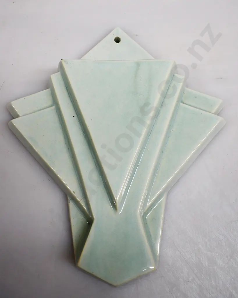 TEMUKA WARE POTTERY WALL POCKET Image 1++