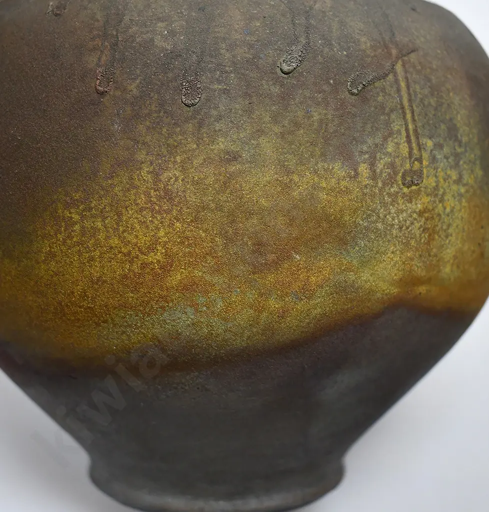 NZ STUDIO POTTERY VASES Image 1++