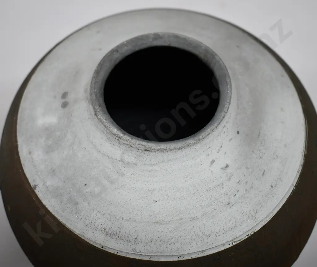 NZ STUDIO POTTERY VASES Image 1++