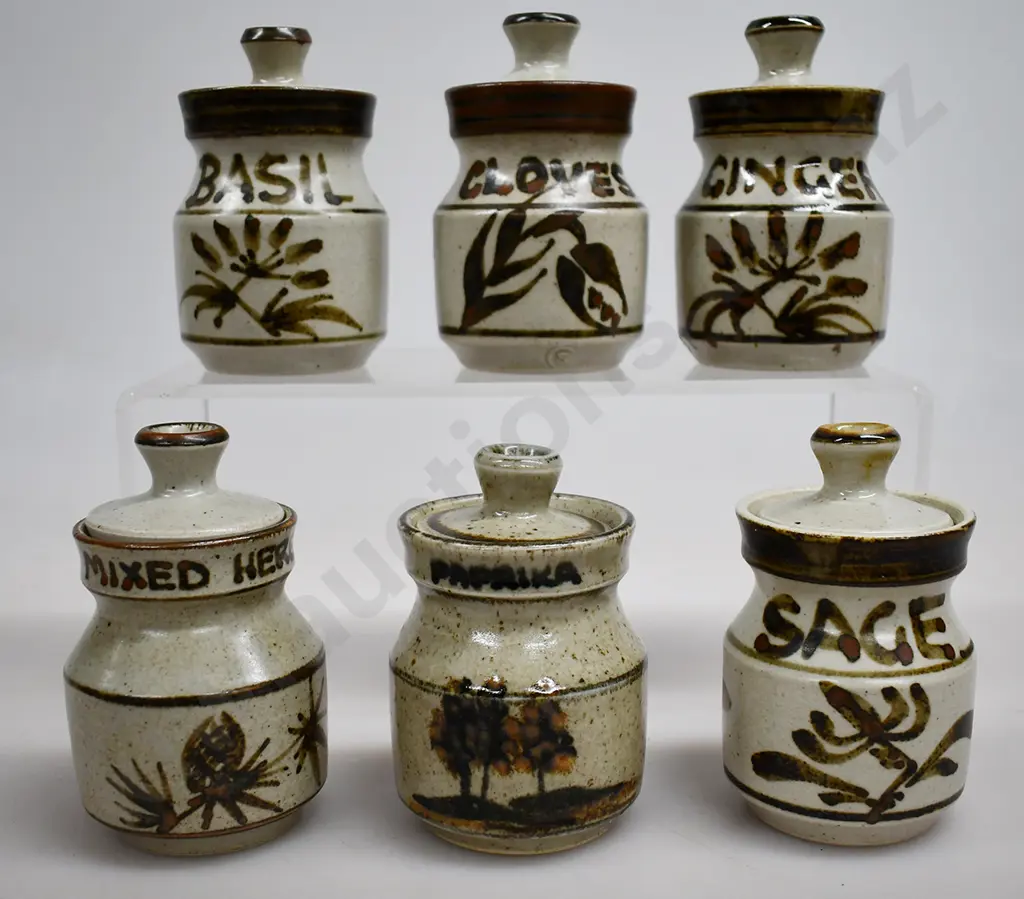 SET OF 6 NEW ZEALAND STUDIO POTTERY SPICE JARS Image 1++