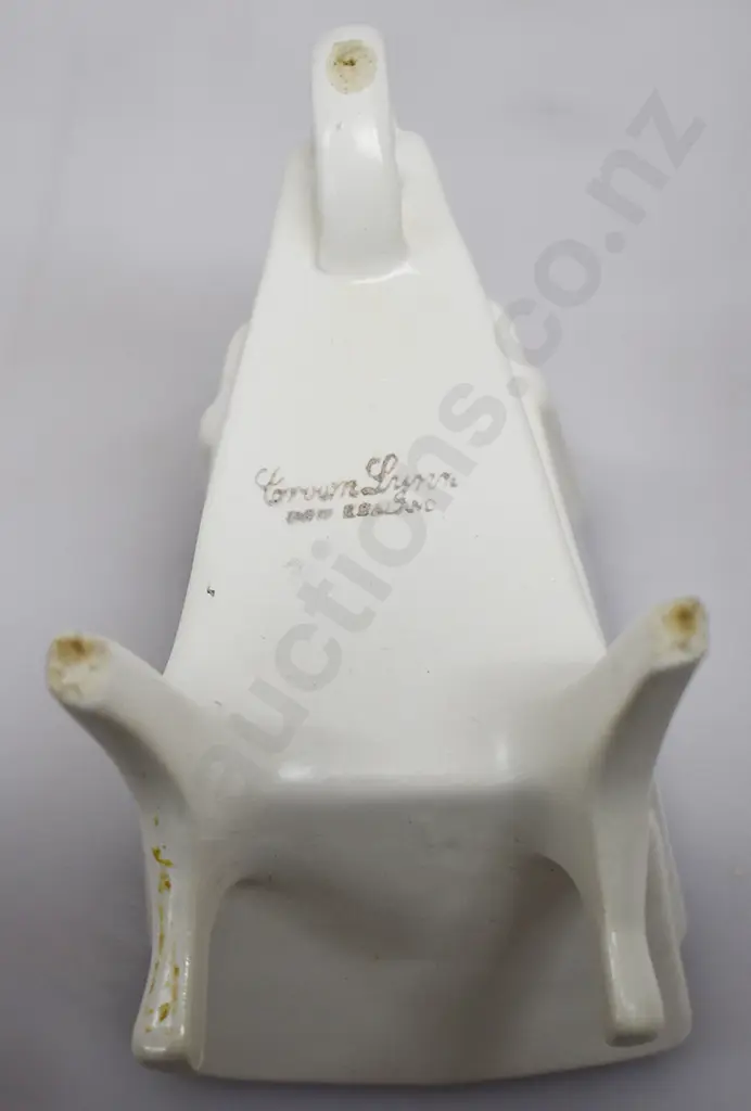 CROWN LYNN WHEELBARROW VASE Image 1++