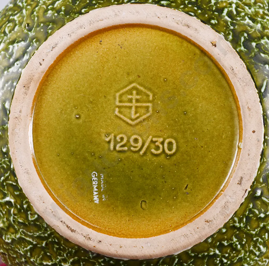WEST GERMAN POTTERY VASE Image 1++