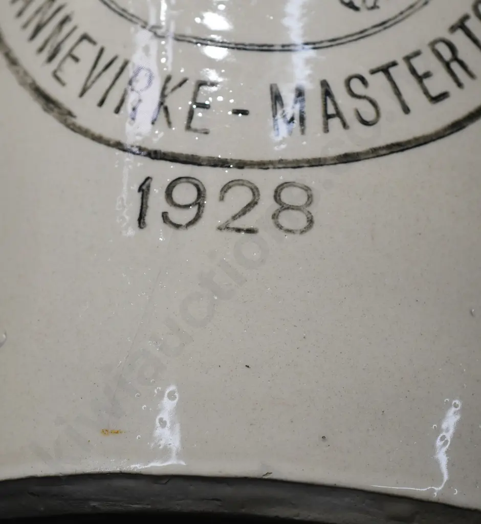 HUIA DANNEVIRKE STONE JAR Image 1++