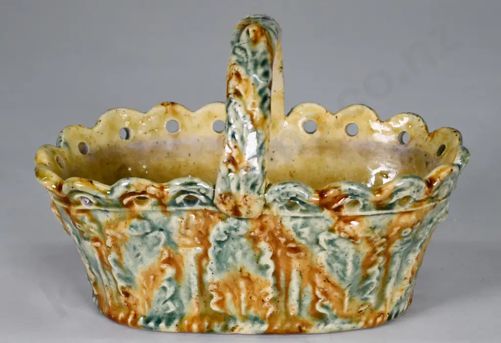 WOODNORTH POTTERY BASKET Image 1++