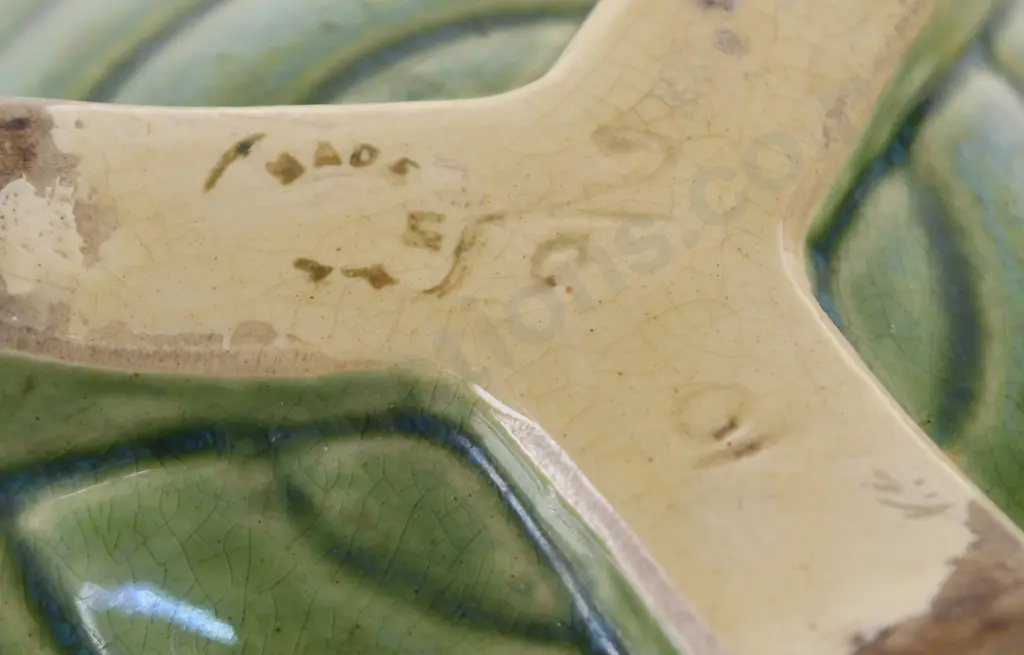 CROWN LYNN 3 FOOTED VASE Image 1++