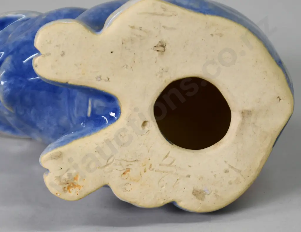 CROWN LYNN PIG Image 1++