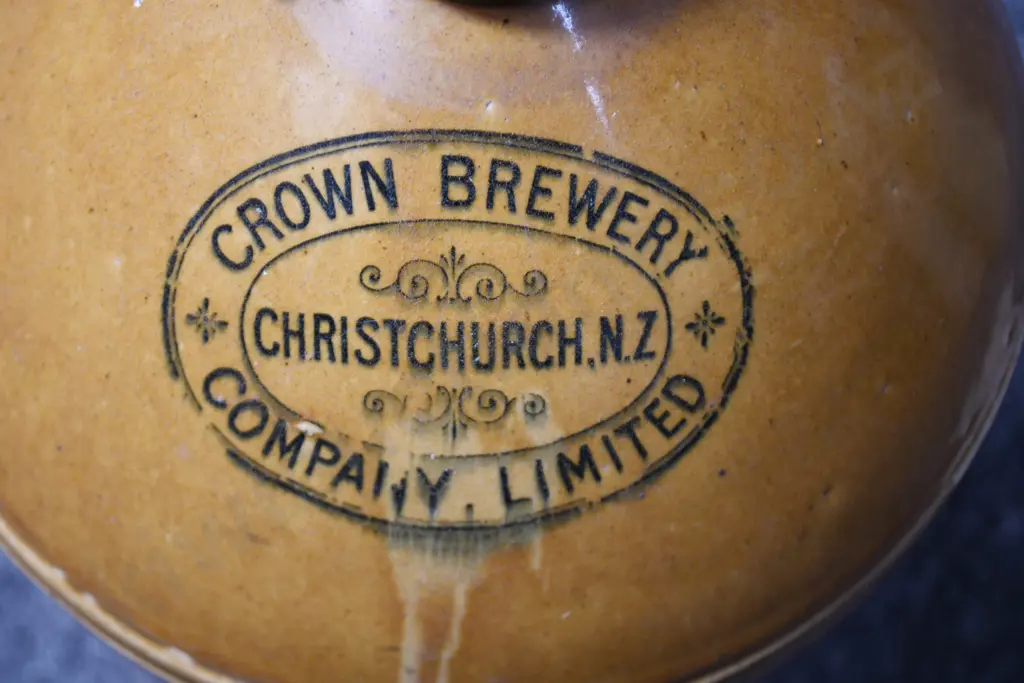 CROWN BREWERY JAR Image 1++